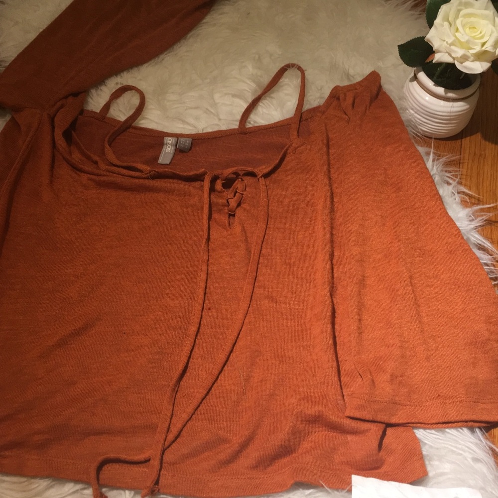 Orange shoulder off top